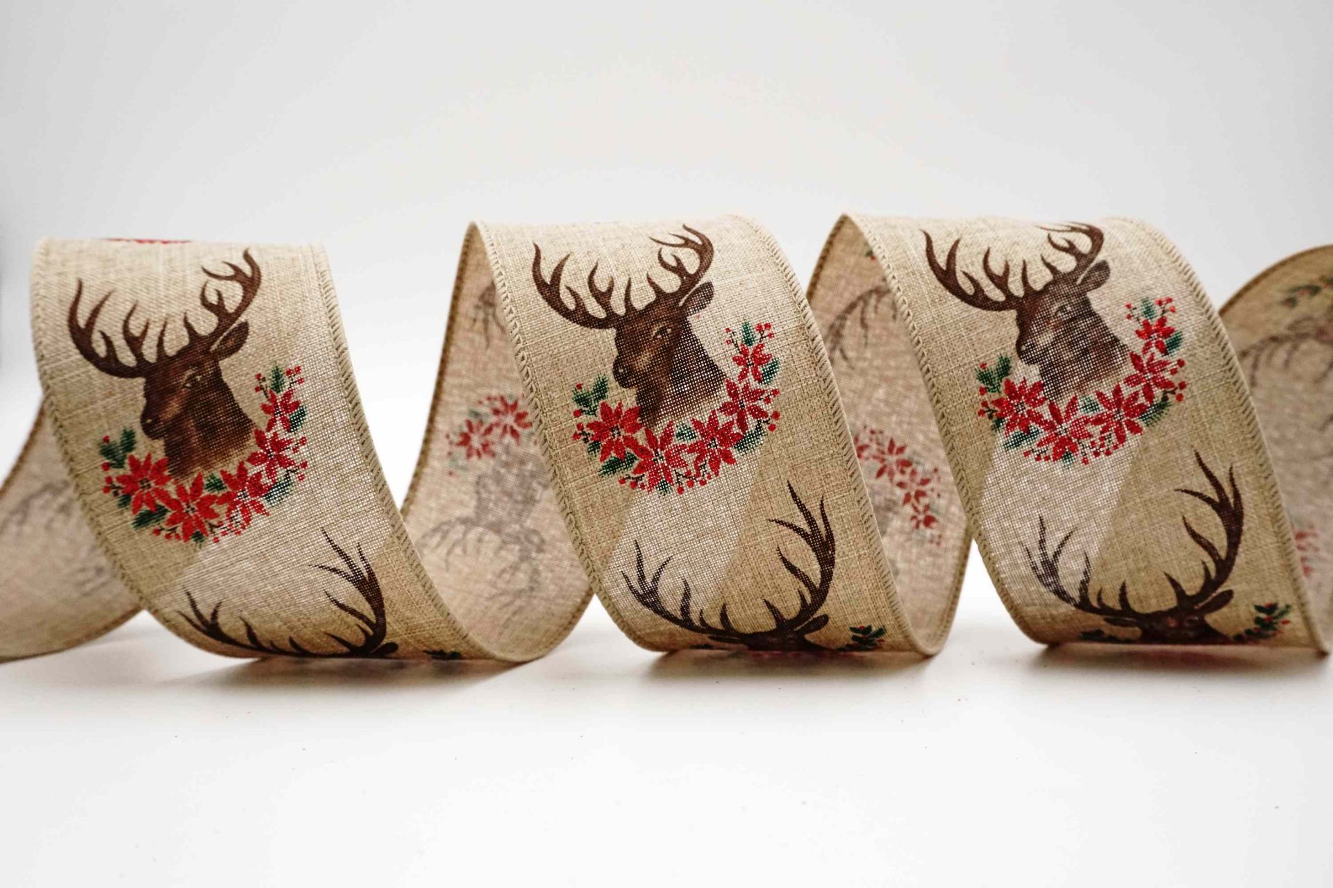 Лента с оленем и венком